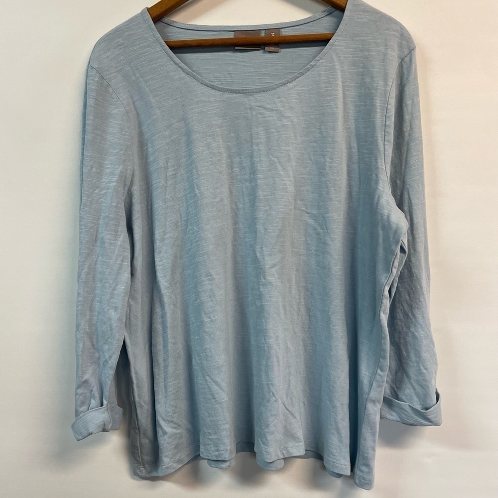 Chicos powder blue 100% cotton crew neck tshirt. With cuffs and silver hardware.